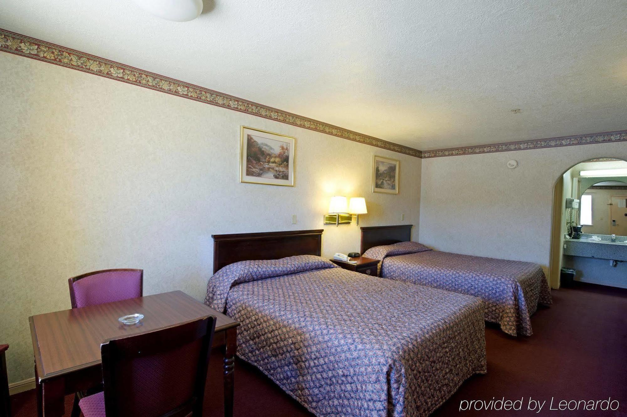 Americas Best Value Inn And Suites Houston/Northwest Brookhollow Exteriör bild