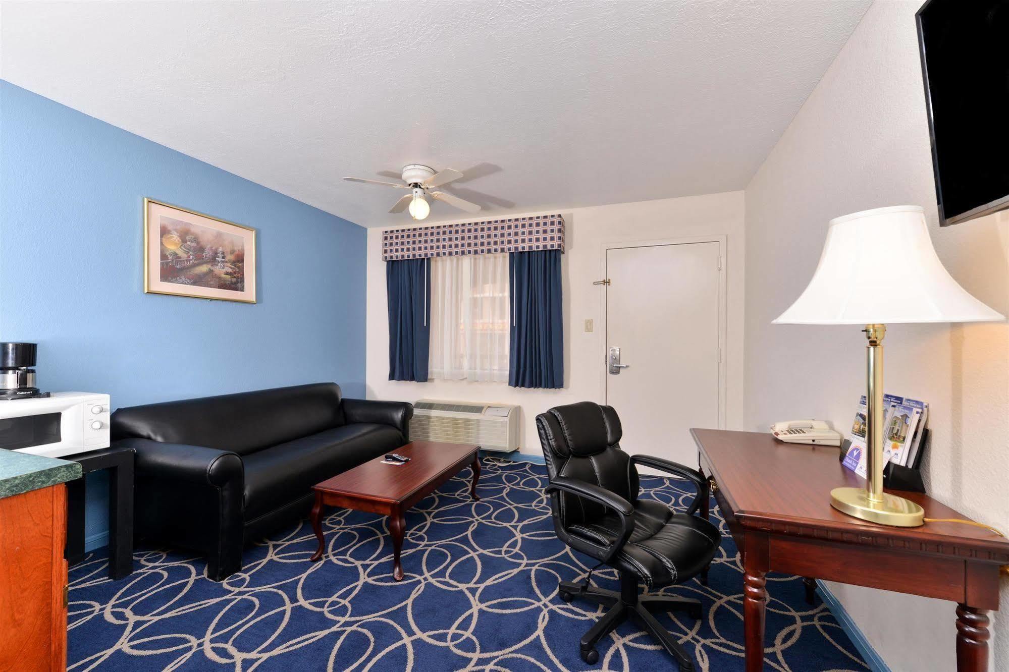 Americas Best Value Inn And Suites Houston/Northwest Brookhollow Exteriör bild